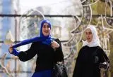 ببینید؛ دو زن محجبه مرد اسلام‌ستیز را کتک زدند