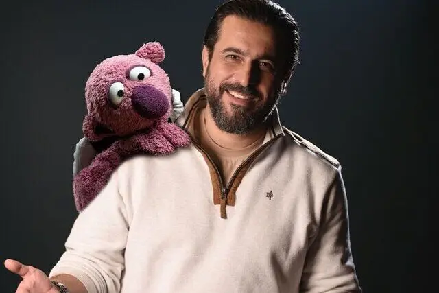 جناب خان هرشب می‌آید