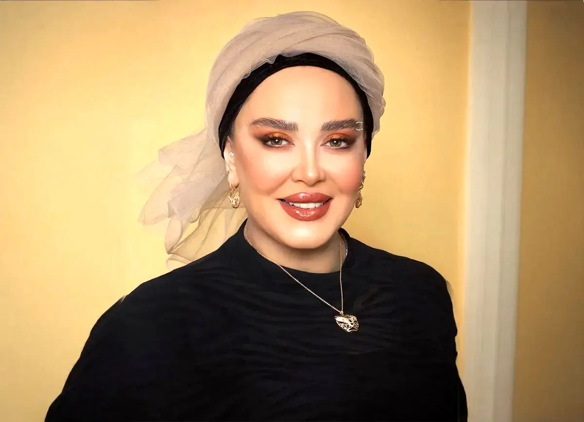 استایل مونوکروم بهاره رهنما در مراسم تشییع هادی مرزبان