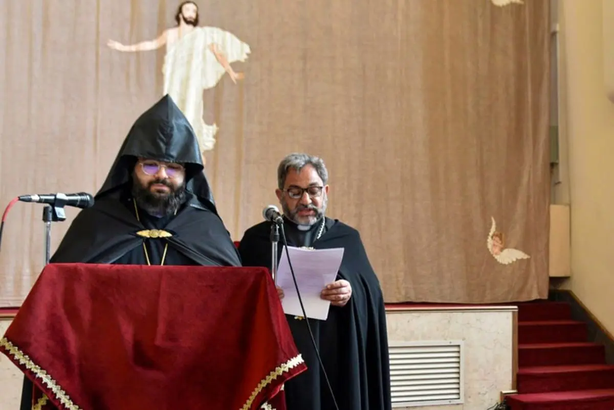 تصاویر؛ چهلم رهبر شهید در کلیسای سرکیس مقدس تهران