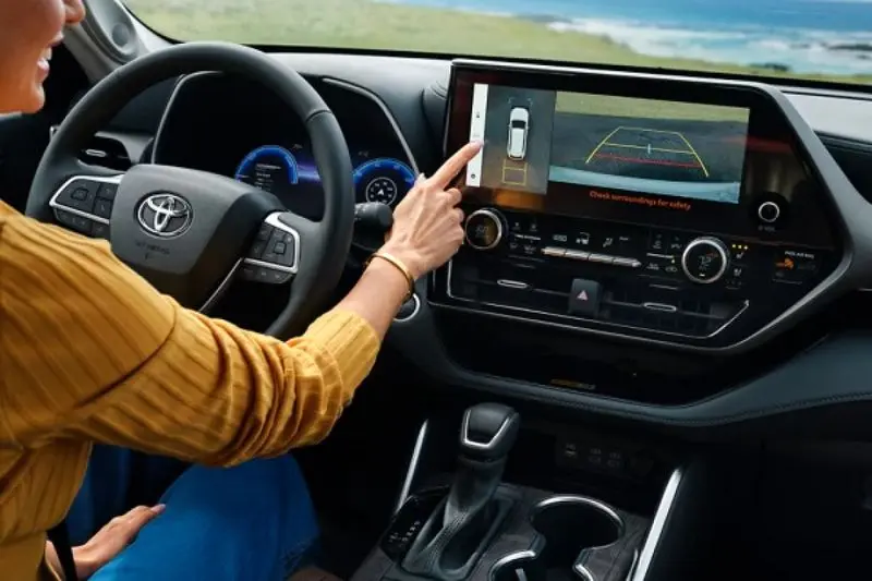 داخل تویوتا هایلندر هیبریدی