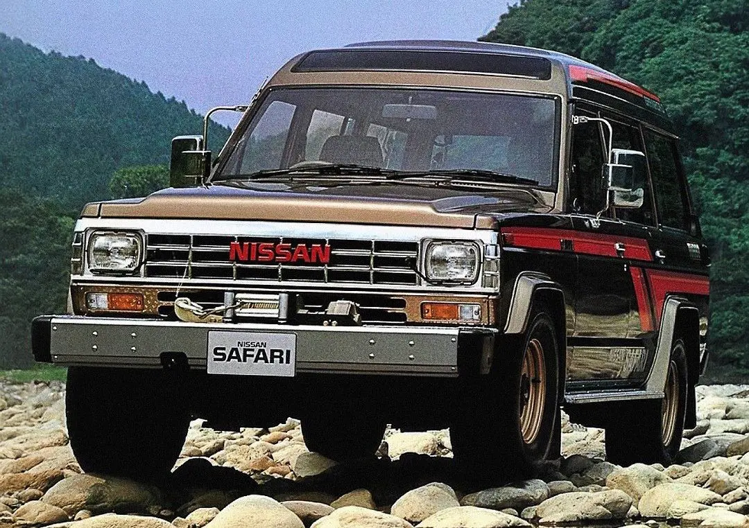 تصاویر؛ نیسان سافاری ۱۹۸۳؛ خودرویی که هنوز از پا ننشسته است!