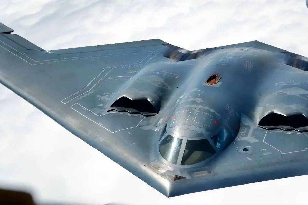 معمای جایگزینی بمبافکنهای B-2 با B-52