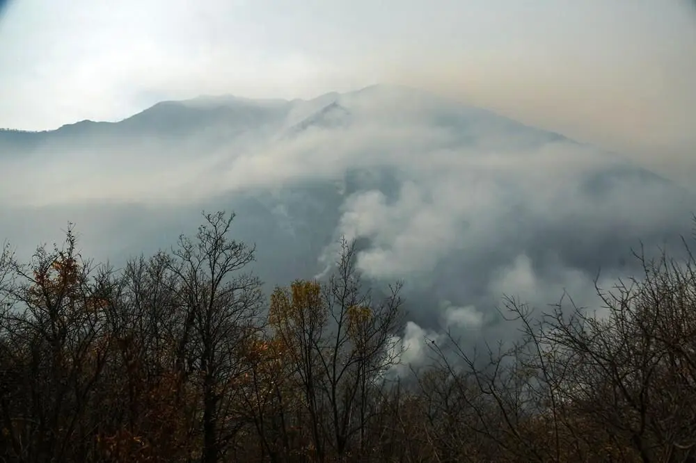 حضور فعالان محیط زیستی مریوان برای مهار آتش جنگل‌های هیرکانی