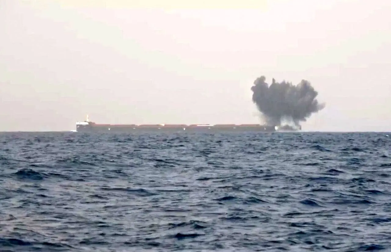 آمریکا همچنان قایق‌ها را بمباران می‌کند

