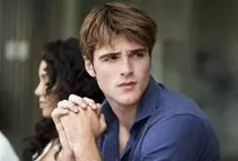 حادثه‌ای وحشتناک برای جیکوب الوردی در فیلم «بلندی‌های بادگیر» 