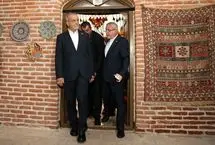 تصاویر؛ نماز خواندن پزشکیان در مسجد کبود ایروان