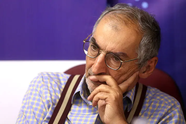 زیباکلام: مسئله حجاب برای جریان رادیکال، مسئله‌ قدرت است، نه خدا و پیغمبر