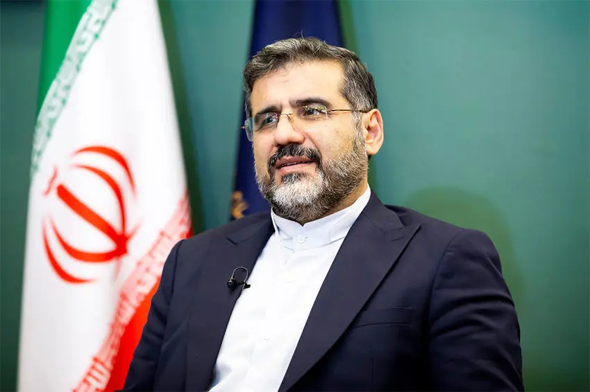 جمهوری اسلامی: می گویند اعضای بدن رئیسی در محل سقوط باقی مانده تا گنبد و بارگاه درست کنند؟