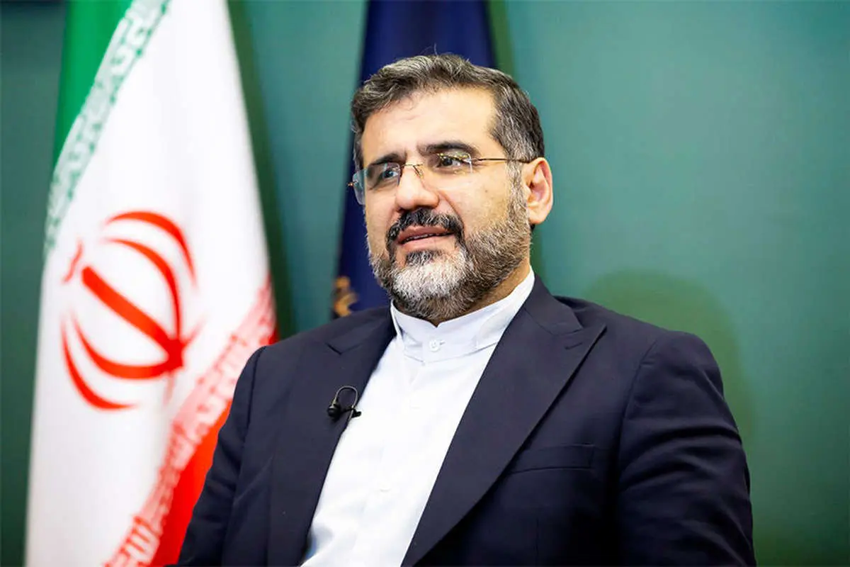 جمهوری اسلامی: می گویند اعضای بدن رئیسی در محل سقوط باقی مانده تا گنبد و بارگاه درست کنند؟