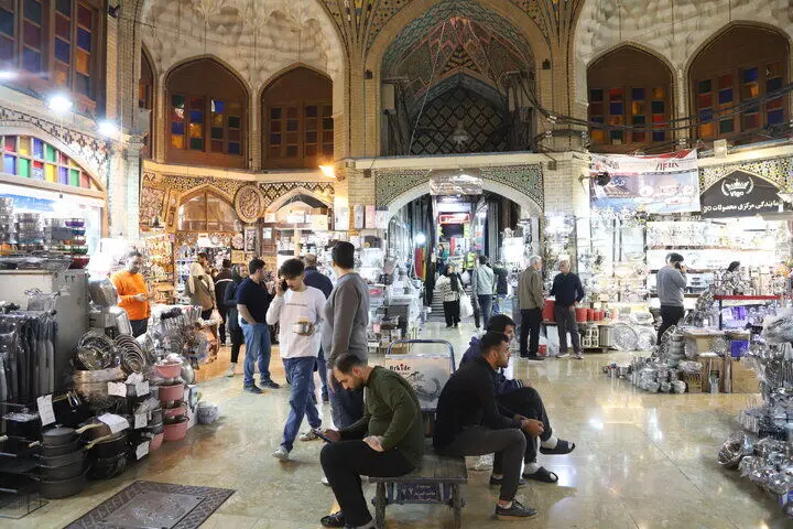 فقط یک اتصال برق کافی است، ۱۱ ساختمان در بازار تهران هر لحظه ممکن است حادثه‌ساز شوند
