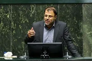 در طرح جدید بنزین سهمیه از ۱۹۰ لیتر به ۹۰ لیتر کاهش می‌یابد/ هزینه تحمیلی می‌تواند بعنوان زیرساخت یک انفجار اجتماعی عمل کند