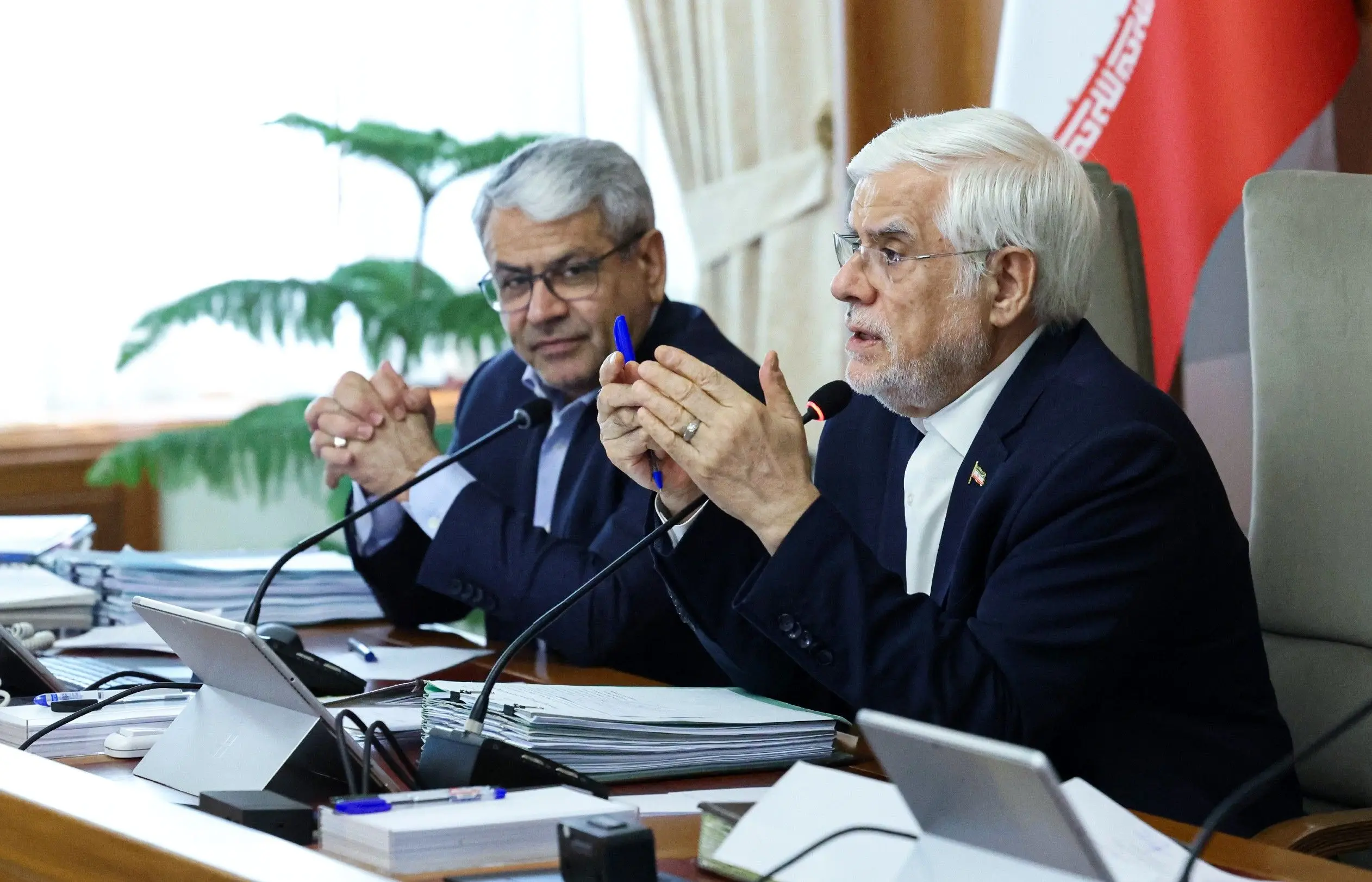 عارف: تأمین انرژی بخش تولید در اولویت دولت است