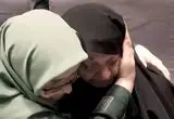 گریه‌های سخنگوی دولت در آغوش مادر شهیدان زین‌الدین