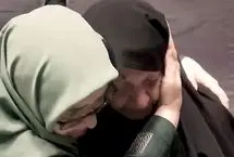 گریه‌های سخنگوی دولت در آغوش مادر شهیدان زین‌الدین