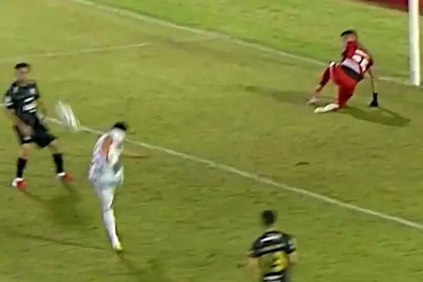 خنده‌دارترین پنالتی سال