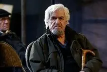 سنگ مزار عنایت‌ بخشی سرانجام نصب شد