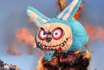 لبوبو غول‌پیکر سوزانده شد