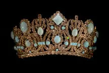 فیروزه ایرانی بر روی نیم‌تاج همسر ناپلئون