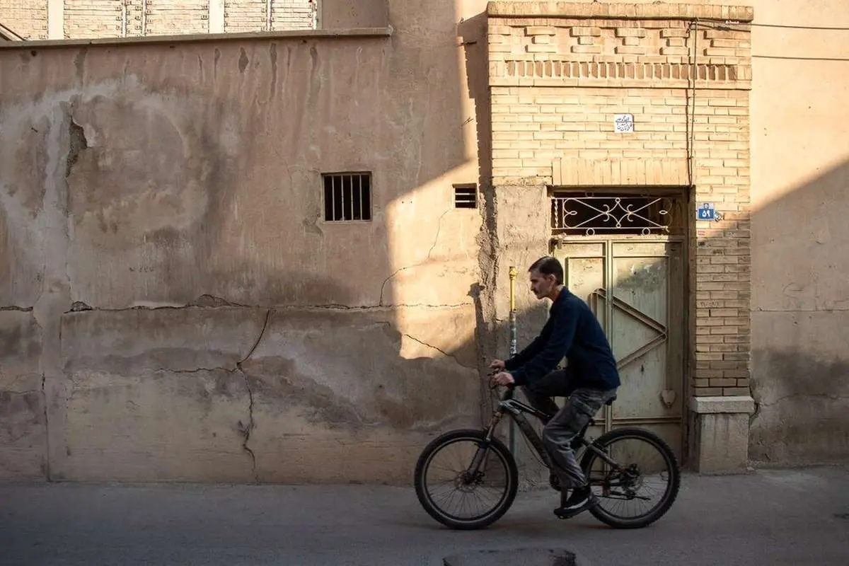 تصاویر؛ خطر بلعیده شدن اصفهان