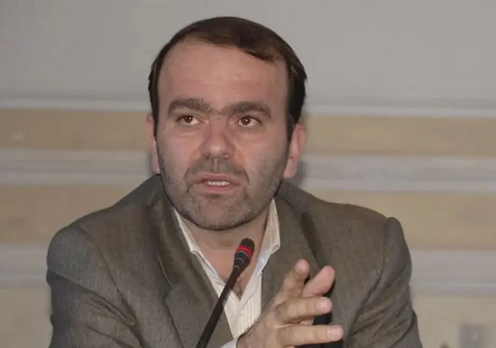 نماینده مجلس: جدا کردن صف رئیس‌جمهور از رزمندگان، خیانت است
