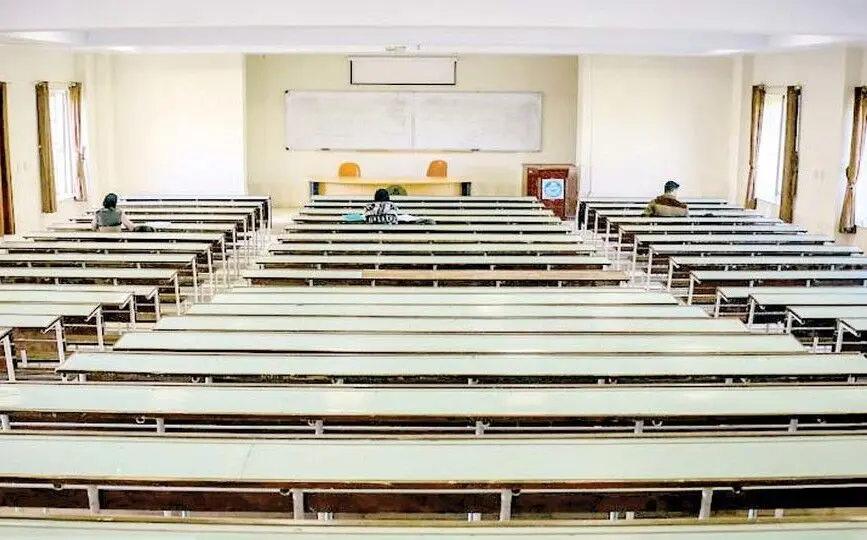 روایت یک نسل از دانشگاه‌های «آنلاین»/  غیبت‌‌های طولانی، کیفیت پایین کلاس‌ها و بی‌انگیزگی دانشجویان

