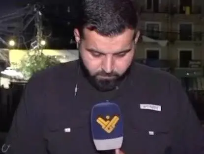 ویدیو؛ لحظه مجروح شدن خبرنگار لبنانی در حمله اسرائیل و قطع سیگنال