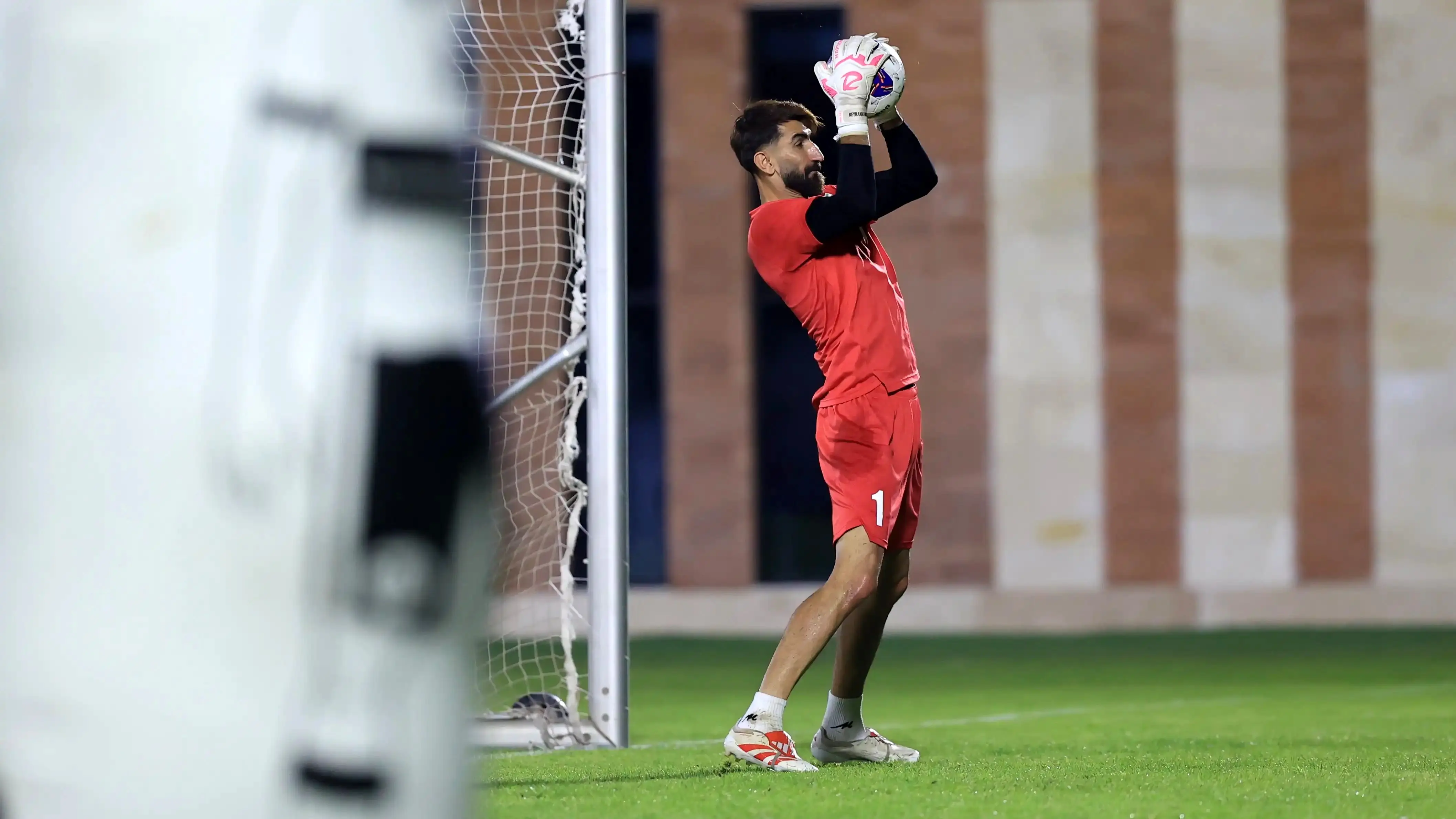 بیرانوند یا نیازمند؛ قلعه‌نویی باید انتخاب کند

