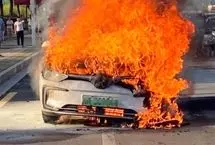 لحظه انفجار خودروی برقی در چین