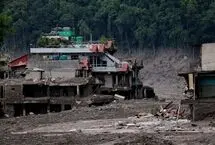 نجات خانواده خوش‌شانس نپالی از سیل مرگبار