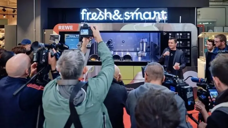 آشپزخانه رباتیک