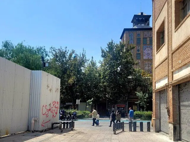 به کاخ گلستان و قنات ۷۰۰ ساله تهران تعرض شد!/ «مروی سنتر» بلای میراث فرهنگی تهران
