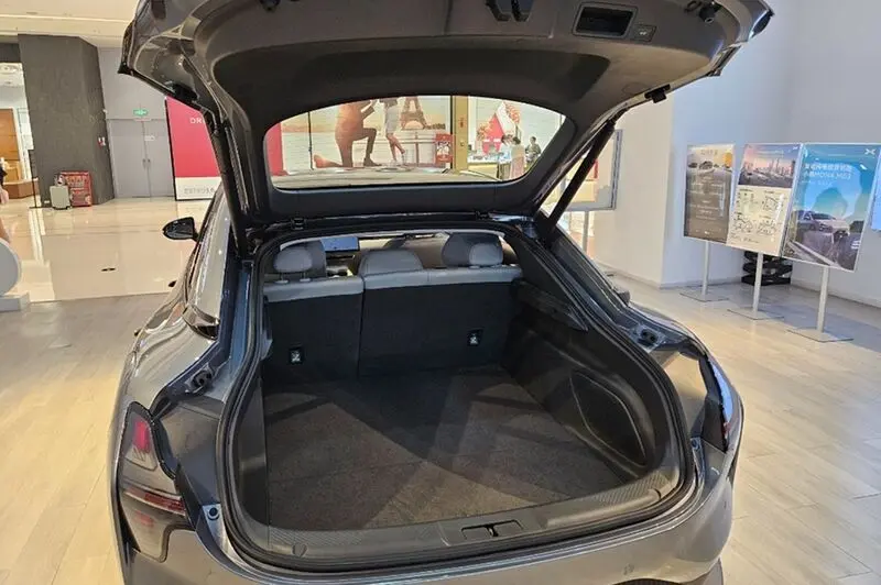 مونا 4