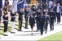 ادای احترام نخست وزیر ژاپن به پرتاب‌کننده بمب اتم