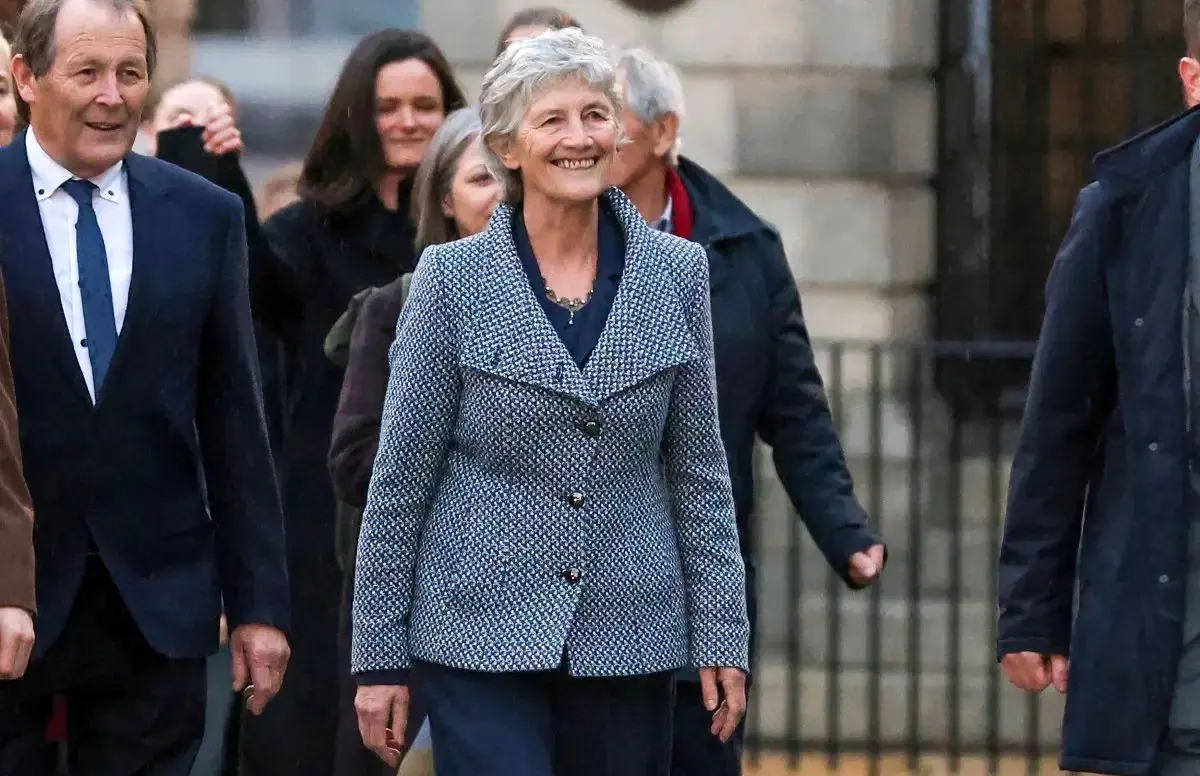 رئیسجمهور ایرلند در مدرسه برای بچهها روپایی زد