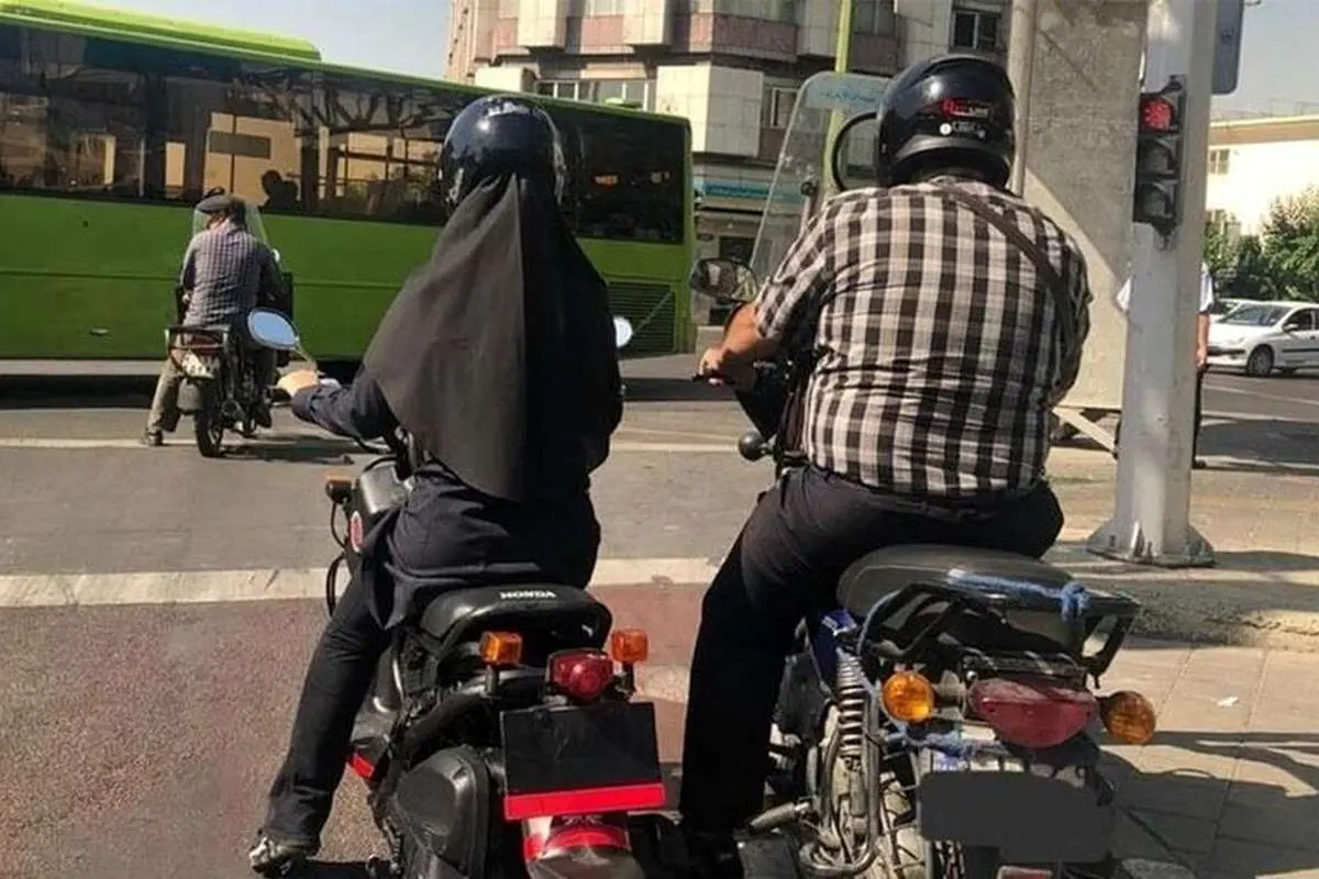 تجربه زنانه در مرکز تعویض پلاک موتورسیکلت