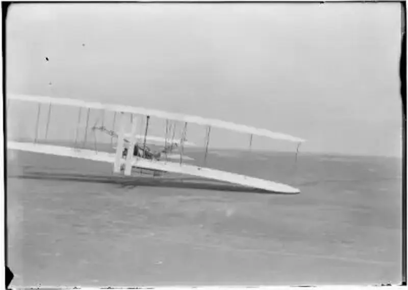 اختراع هواپیما