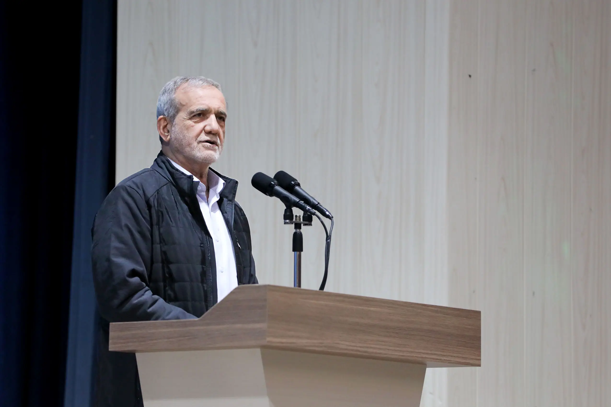  پزشکیان: می‌گویند ۱۰ همت پول در بانک گم شده است؛ مگر پول گم می‌شود؟