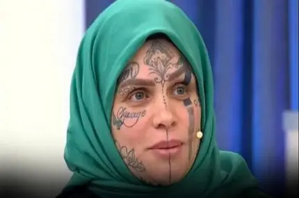 زن محجبه با تتوهای صورت در تلویزیون خبرساز شد