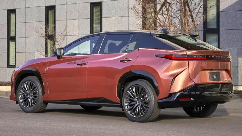 لکسوس RZ 450e؛ وقتی مهندسی از نمایش مهم تر است