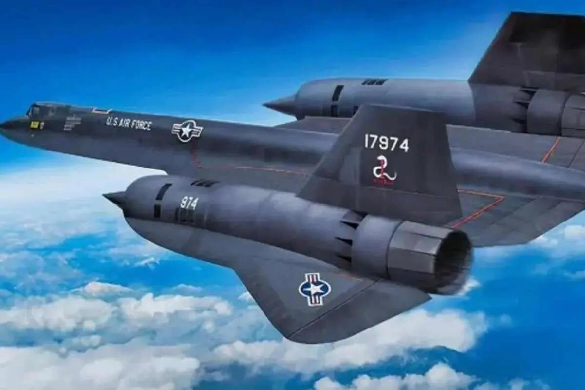 چرا لاستیک‌های هواپیمای SR-۷۱ Blackbird نقره‌ای بودند و با نیتروژن پر می‌شدند؟