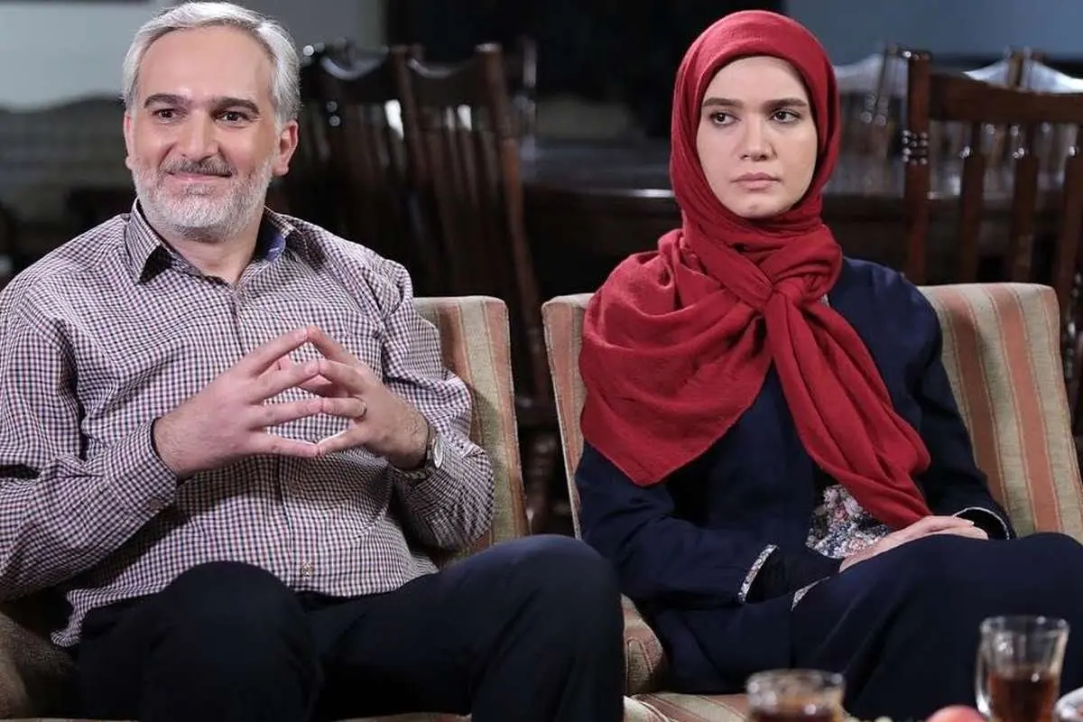 بیژن بنفشه خواه: به جای ارژنگ امیر فضلی امضا میدم
