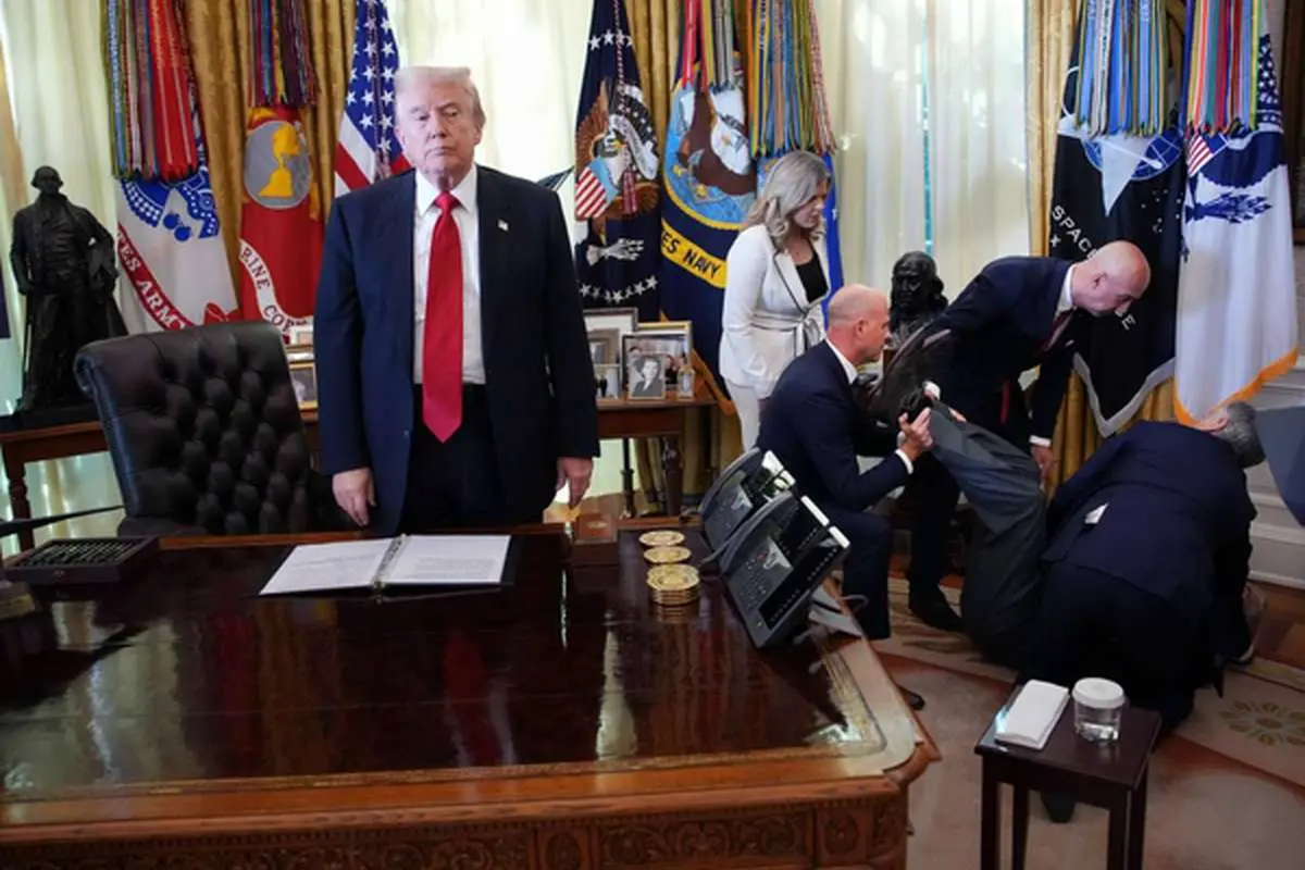 ماجرای غش کردن فردی در اتاق بیضی کاخ سفید چه بود؟