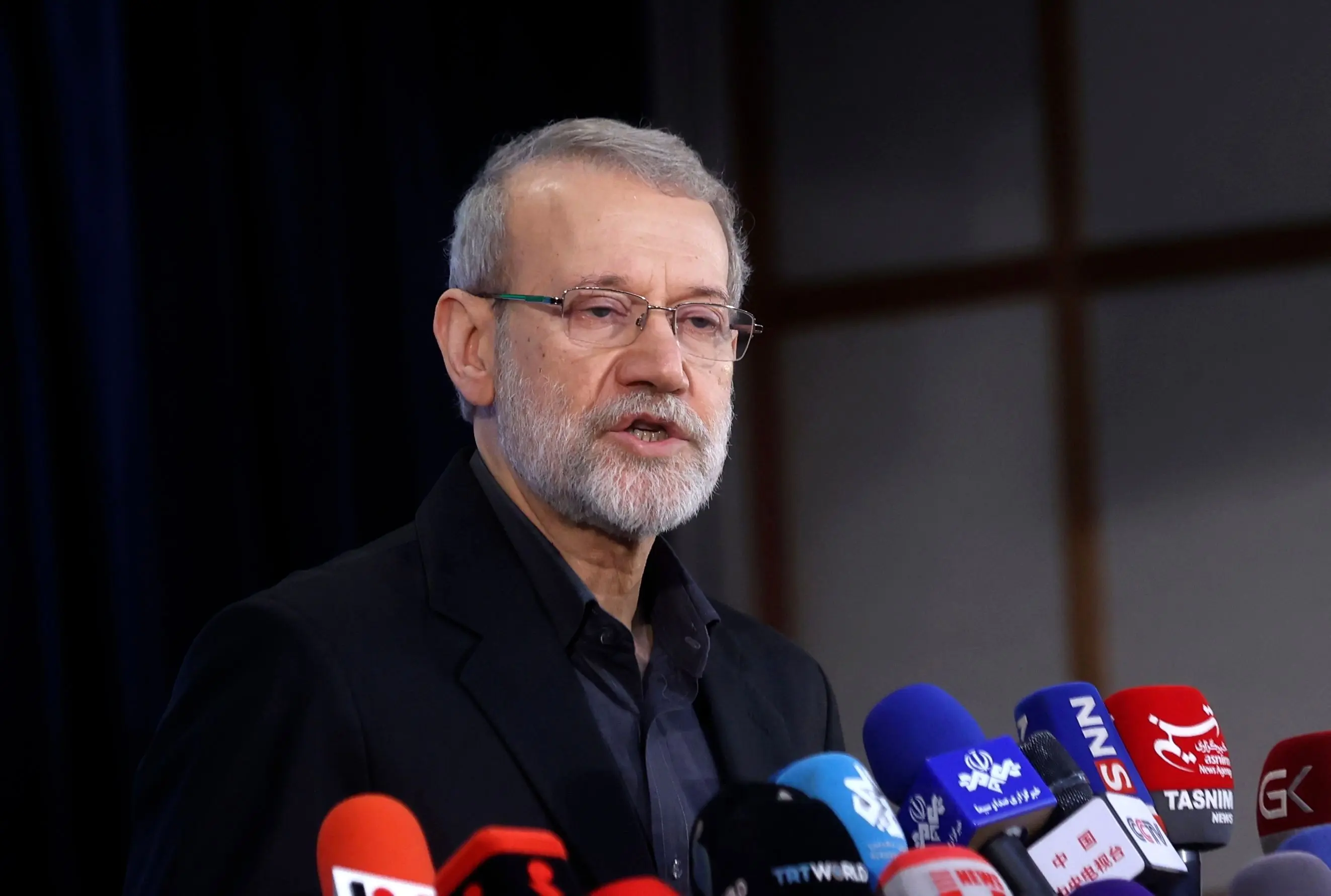 تصاویر پربازدید از حاشیه بازدید لاریجانی از موزه ملی انقلاب
