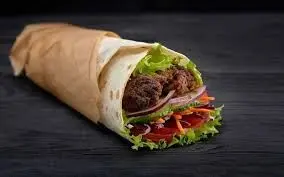 پخت دونر کباب مشهور جهانی در ارتفاعات کوهستان