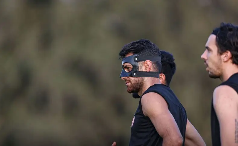 با حضور یک مصدوم و یک محروم؛ پرسپولیس لیگ را با بحران خط دفاع آغاز می‌کند!