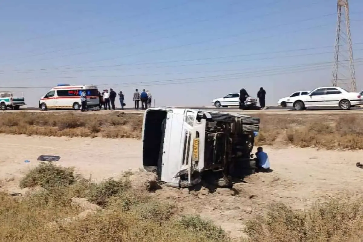 انحراف مینی‌بوس در محور آبادان–ماهشهر ۱۴ مصدوم برجا گذاشت