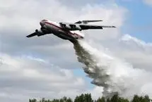 آتش‌سوزی جنگل الیت از دید خلبان هواپیمای آتش‌خاموش‌کن