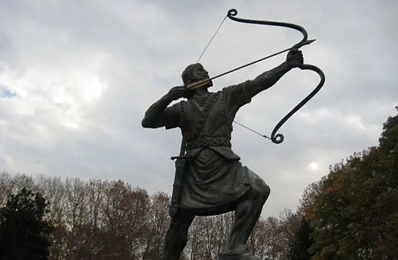 مجسمه آرش کمانگیر رونمایی شد