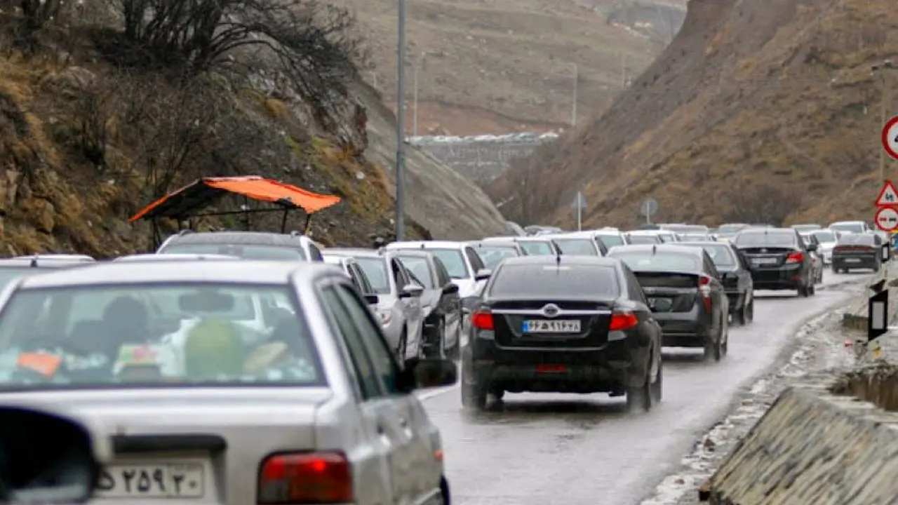 چالوس زیر فشار ترافیک؛ مسیر از پل زنگوله تا شهر بسته شد